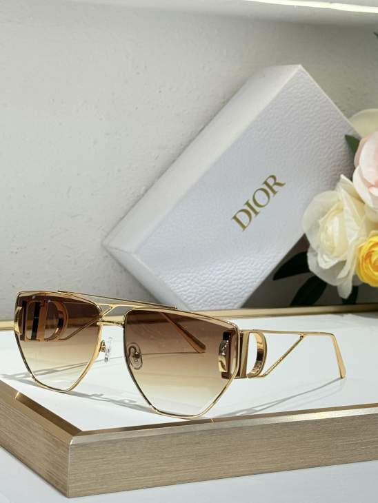 Picture of Dior Sunglasses _SKUfw79279307fw